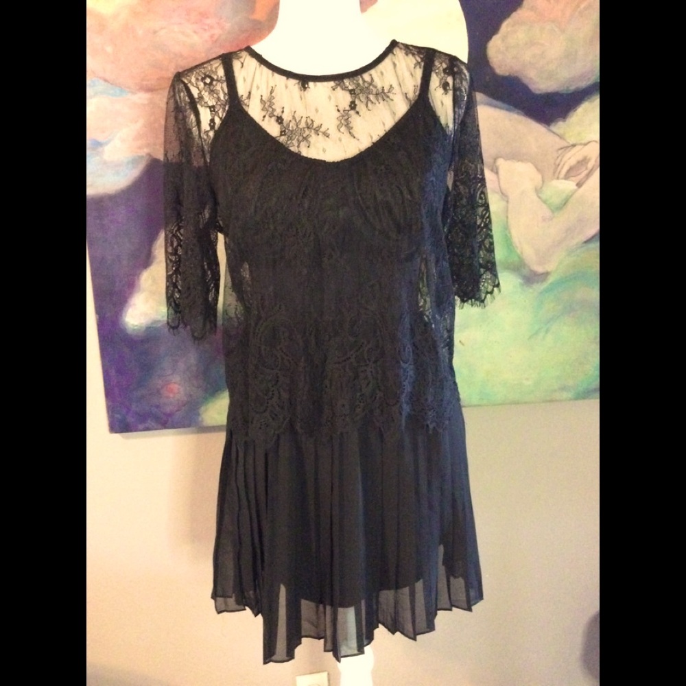 Divided Black Lace Top Unlined Sz. M